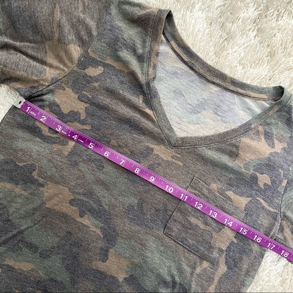 Not Rated Classic Camo Faded V-neck Pocket Tee - Picture 3 of 4